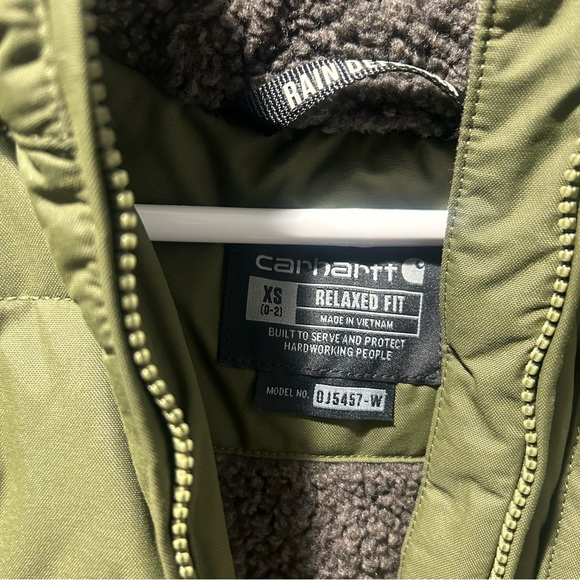 Brand New Carhartt coat. Green. XS can be worn by anyone - Picture 2 of 6